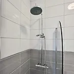 Апартаменты Luxury 6 Bluebridge With Free Allocated Parking *
