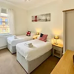 Luxury 6 Bluebridge With Free Allocated Parking Апартаменты