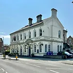Luxury 6 Bluebridge With Free Allocated Parking Apartment York