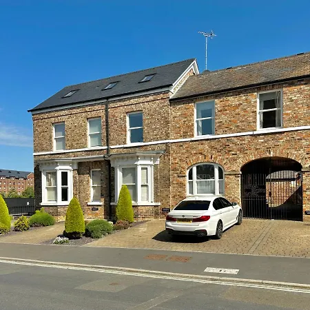 Luxury 6 Bluebridge With Free Allocated Parking * York