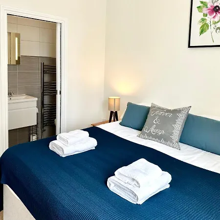 Luxury 6 Bluebridge With Free Allocated Parking Lägenhet *