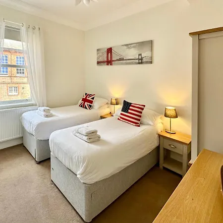 Luxury 6 Bluebridge With Free Allocated Parking Daire