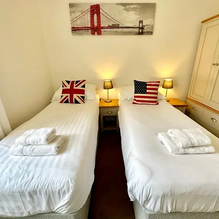 Luxury 6 Bluebridge With Free Allocated Parking Daire *