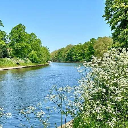 Daire Luxury 6 Bluebridge With Free Allocated Parking