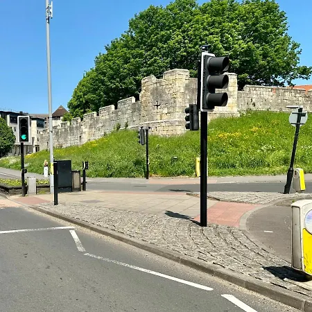 Apartamento Luxury 6 Bluebridge With Free Allocated Parking